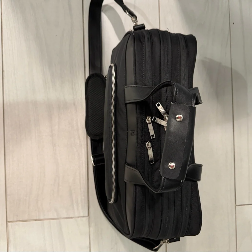 Nomad Lane Carry-On Luggage Duffel Bag Black Like New